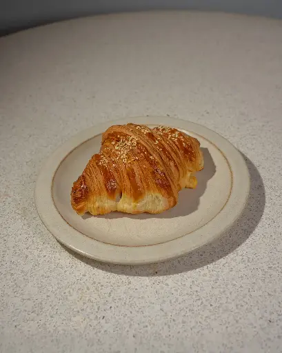 CHEESE CROISSANT-كروسان الجبنه