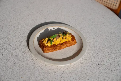 TRUFFLE EGG DANISH
